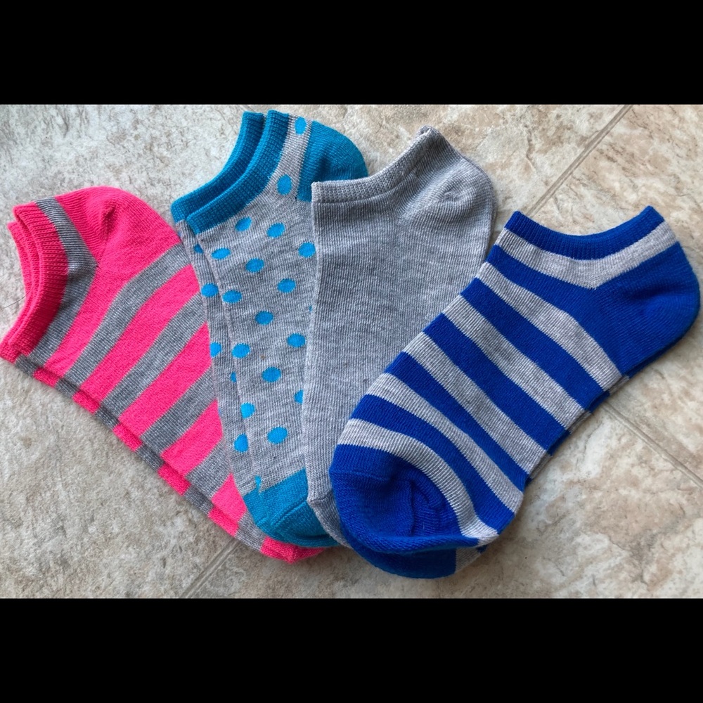 4 Pairs of Women’s Socks